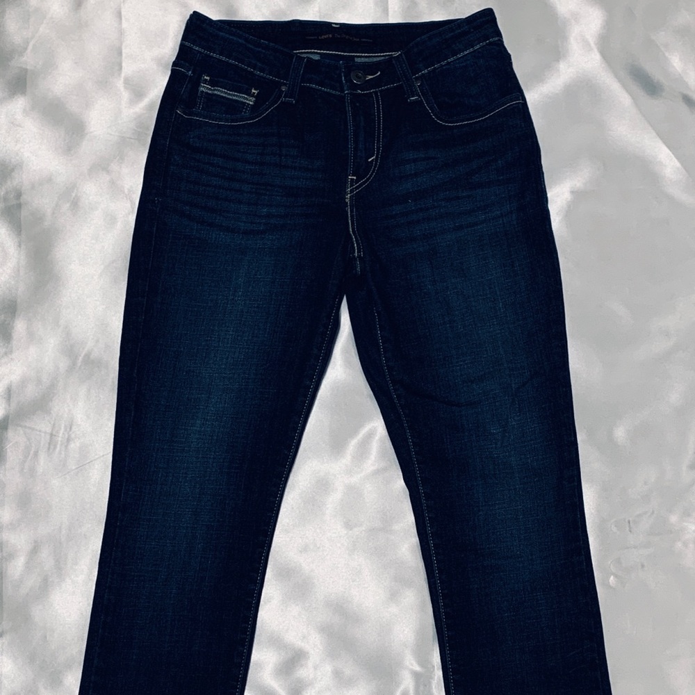 Levi’s Mid Rise Skinny Jeans💙